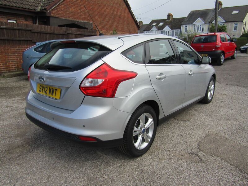 View FORD FOCUS ZETEC  Only 26,000 Miles,  One Former Keeper,
