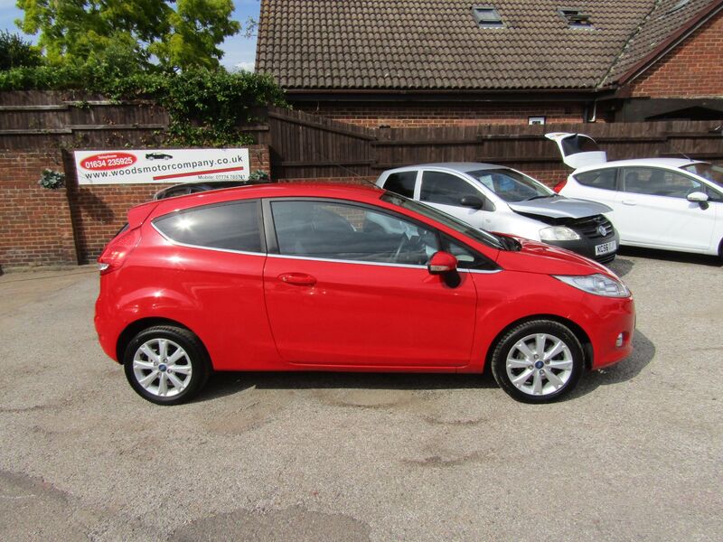 View FORD FIESTA ZETEC  One Former Keeper,  Only 44,000 miles Full Service History,  9 Services.