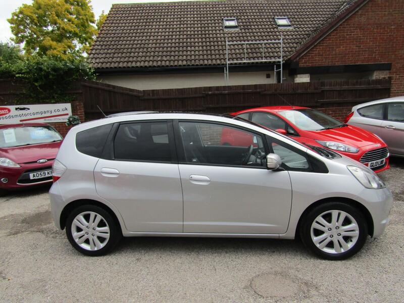 View HONDA JAZZ 1.4 i-VTEC EX   Only 72,000 miles,  One Former Keeper, FSH,  16 Service Stamps
