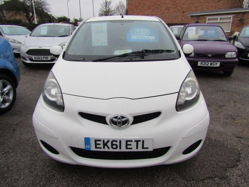 View TOYOTA AYGO 1.0 VVT-i Go  S-AUTOMATIC