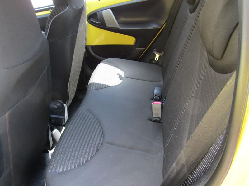 PEUGEOT 107