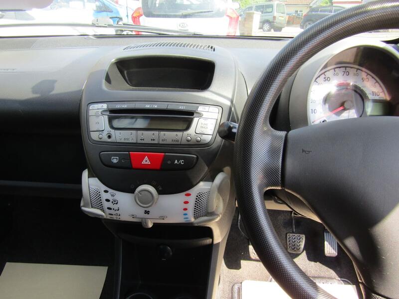 PEUGEOT 107