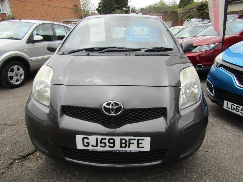 View TOYOTA YARIS 1.3 Dual VVT-i TR