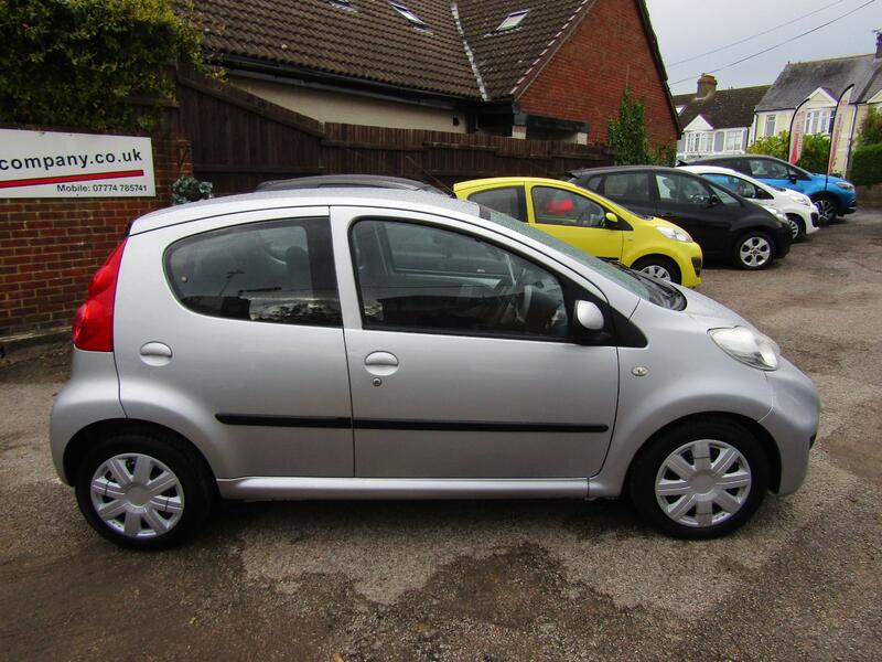 View PEUGEOT 107 1.0 12V Urban