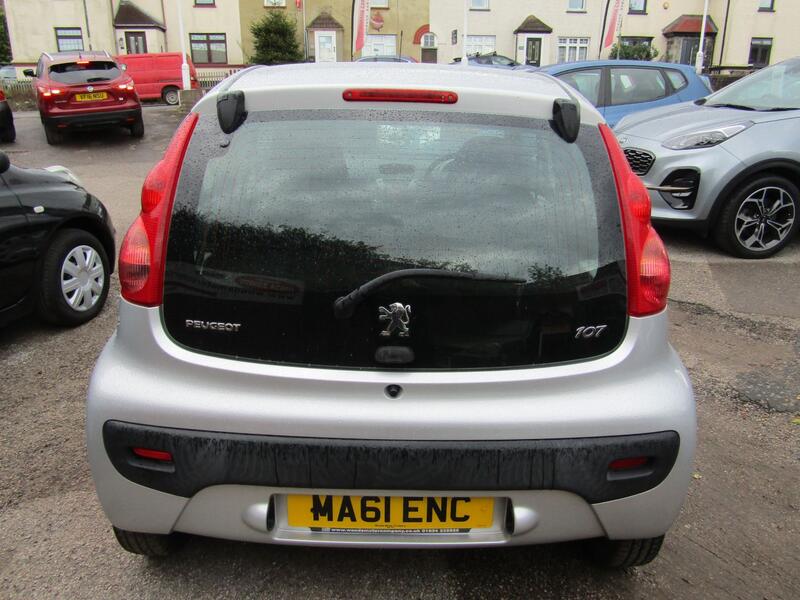 PEUGEOT 107