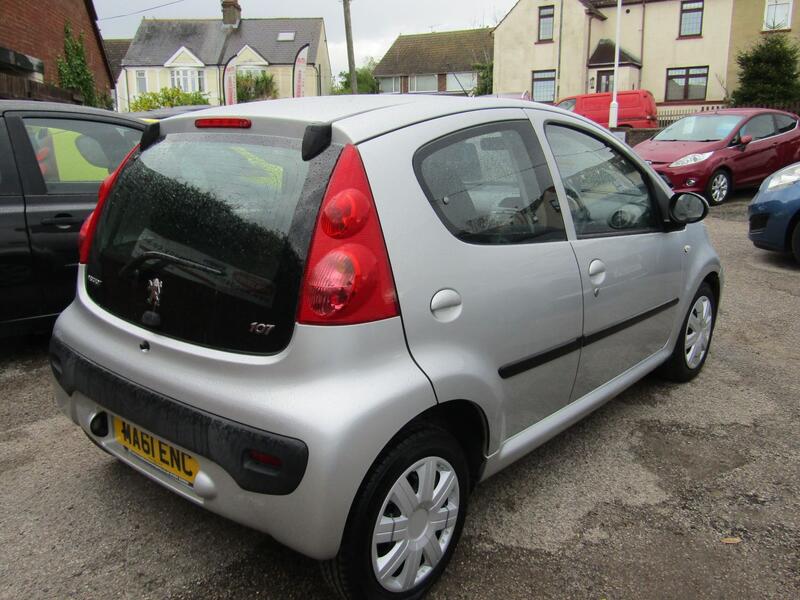 View PEUGEOT 107 1.0 12V Urban