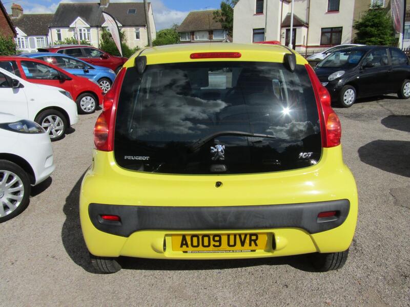 View PEUGEOT 107 1.0 12V Urban *** AUTOMATIC ***