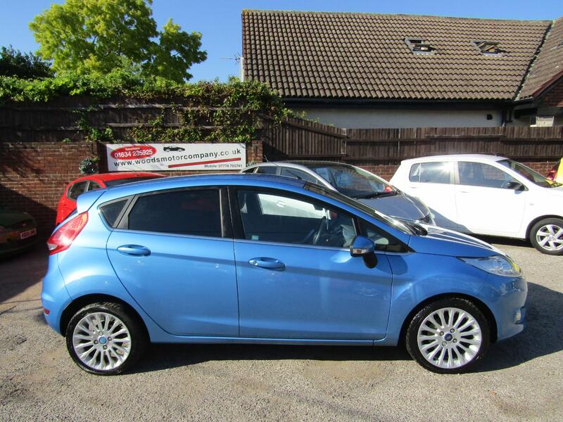 View FORD FIESTA 1.4 Titanium