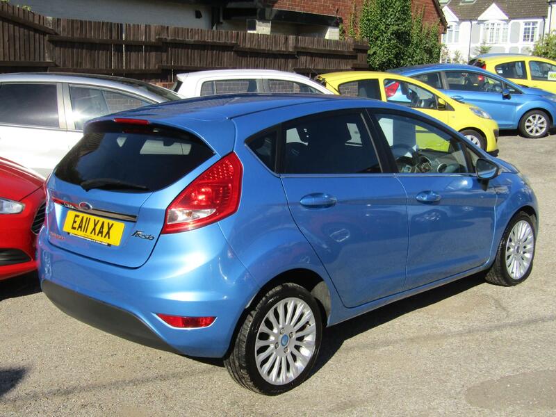 View FORD FIESTA 1.4 Titanium