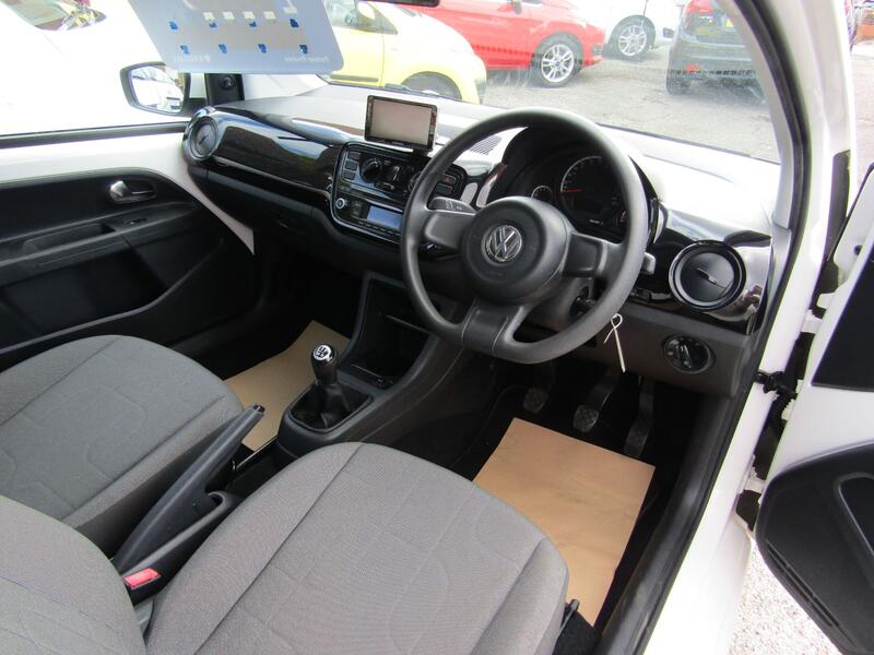 VOLKSWAGEN UP