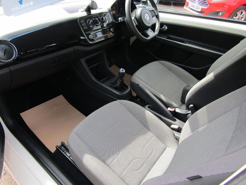 VOLKSWAGEN UP