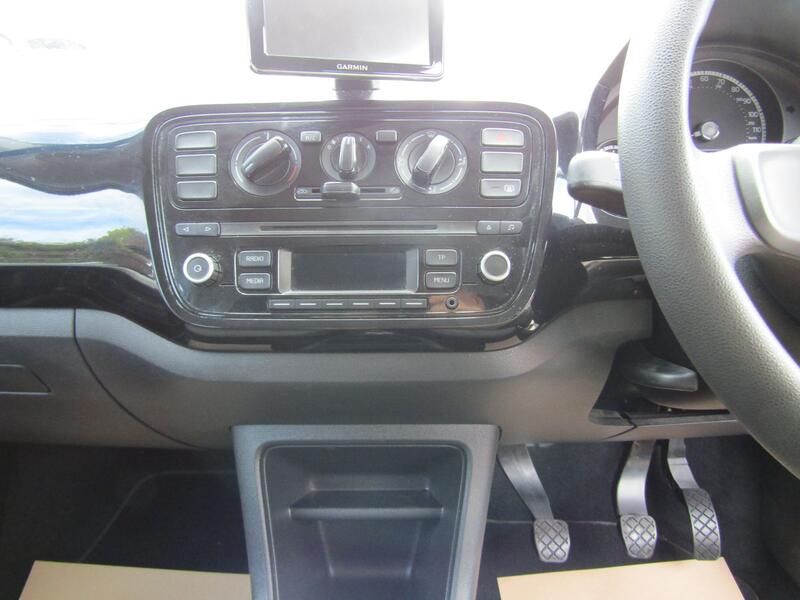 VOLKSWAGEN UP