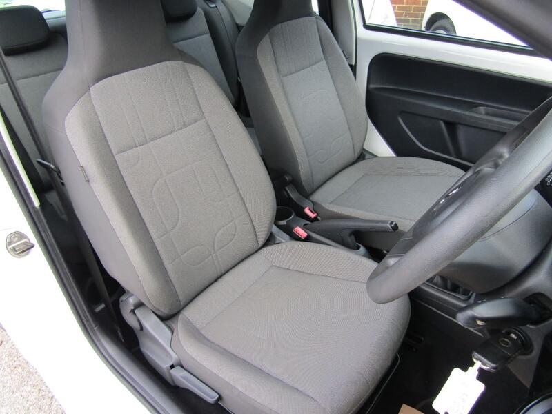 VOLKSWAGEN UP