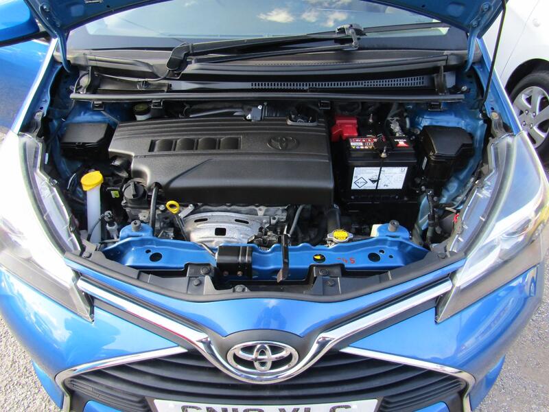 TOYOTA YARIS