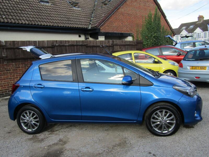 TOYOTA YARIS
