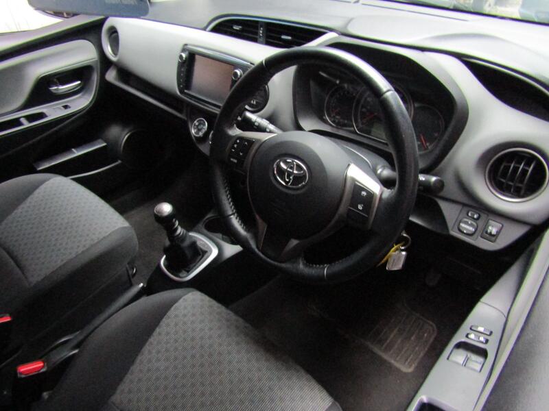 TOYOTA YARIS