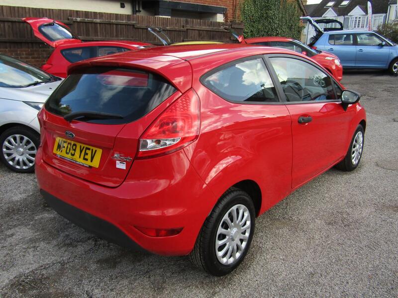 View FORD FIESTA 1.25 Studio