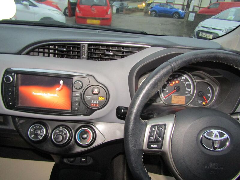 TOYOTA YARIS