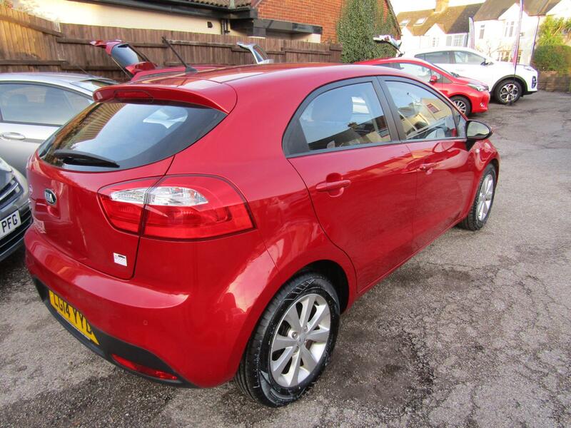 View KIA RIO 1.3 VR7  One Former Keeper