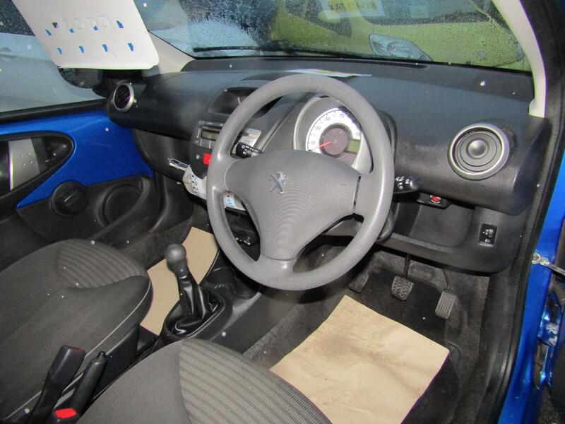 PEUGEOT 107