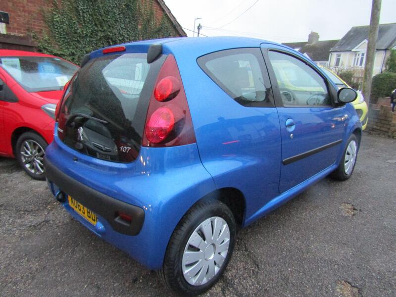 PEUGEOT 107