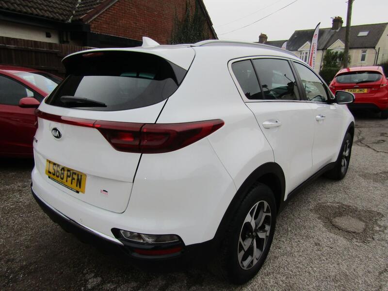 View KIA SPORTAGE 1.6 GDi 2,    2 Former Keepers, Lovely Low Mileage!