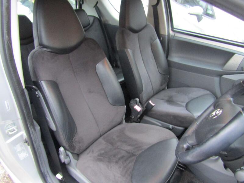 TOYOTA AYGO