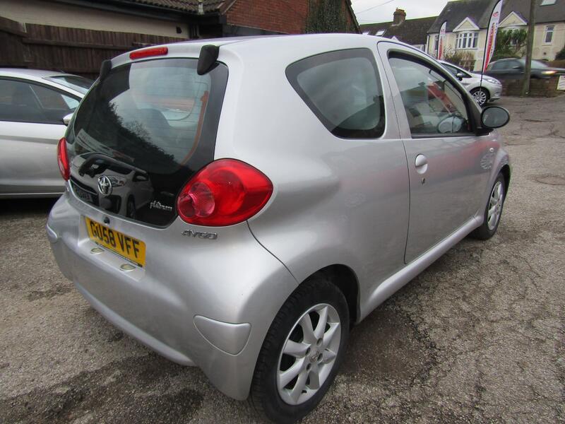 View TOYOTA AYGO 1.0 VVT-i Platinum