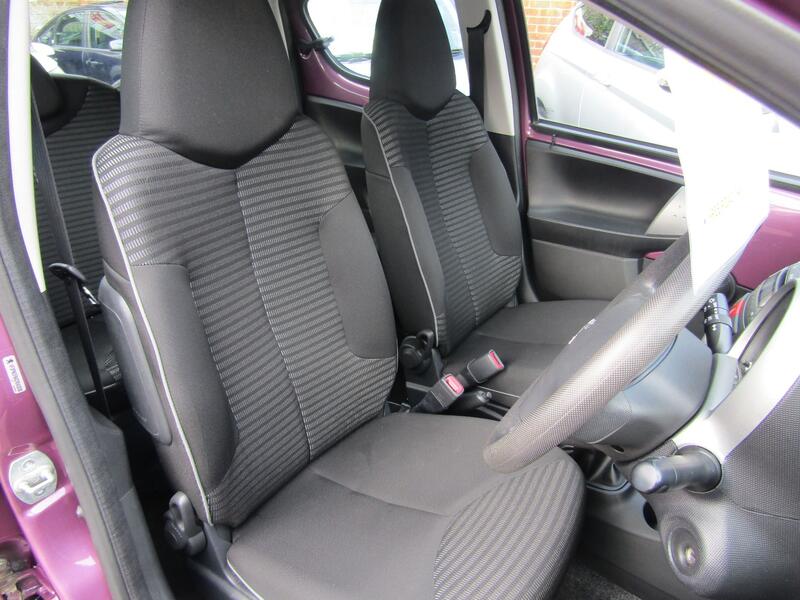 PEUGEOT 107