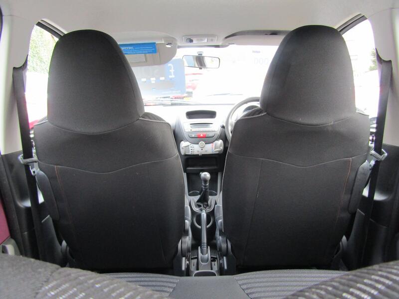 PEUGEOT 107
