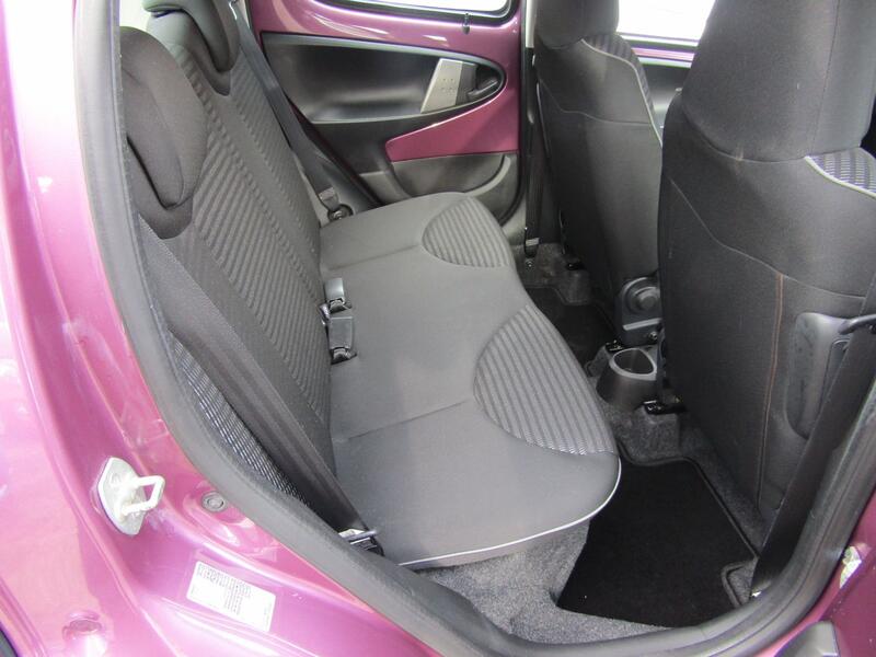 PEUGEOT 107