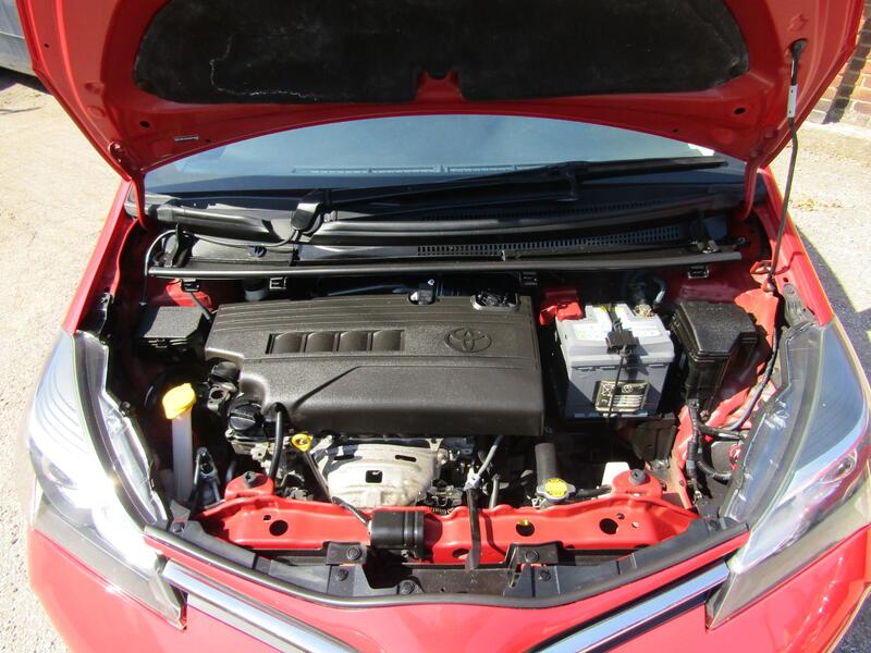 TOYOTA YARIS