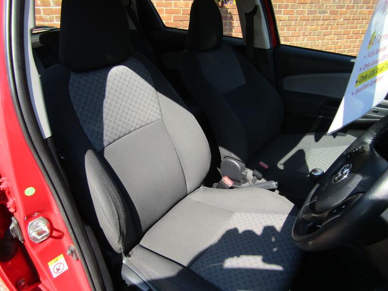 TOYOTA YARIS