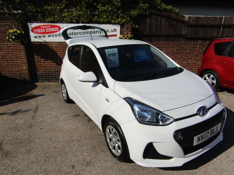 View HYUNDAI I10 1.0 SE  One Former Keeper,  Only 37,000 miles, Full Main Dealer Service History (5 Hyundai Stamps)