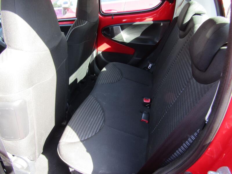 PEUGEOT 107