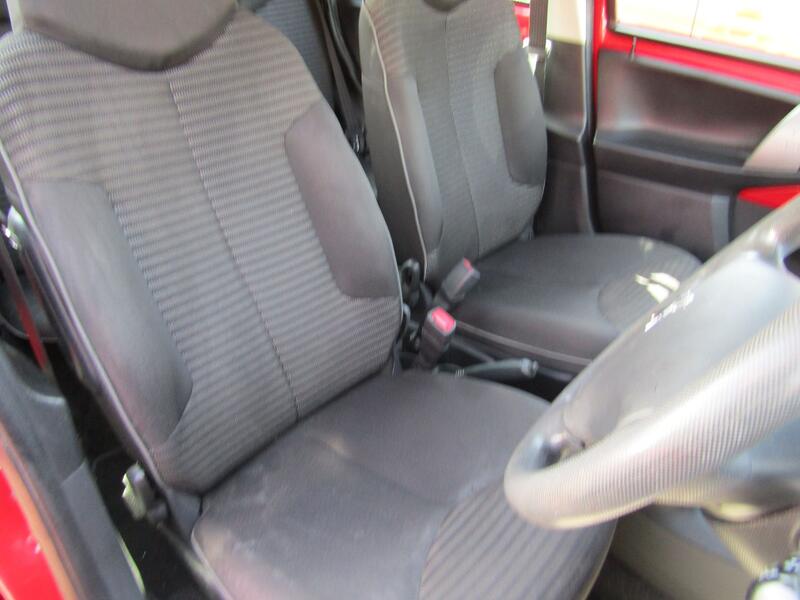 PEUGEOT 107
