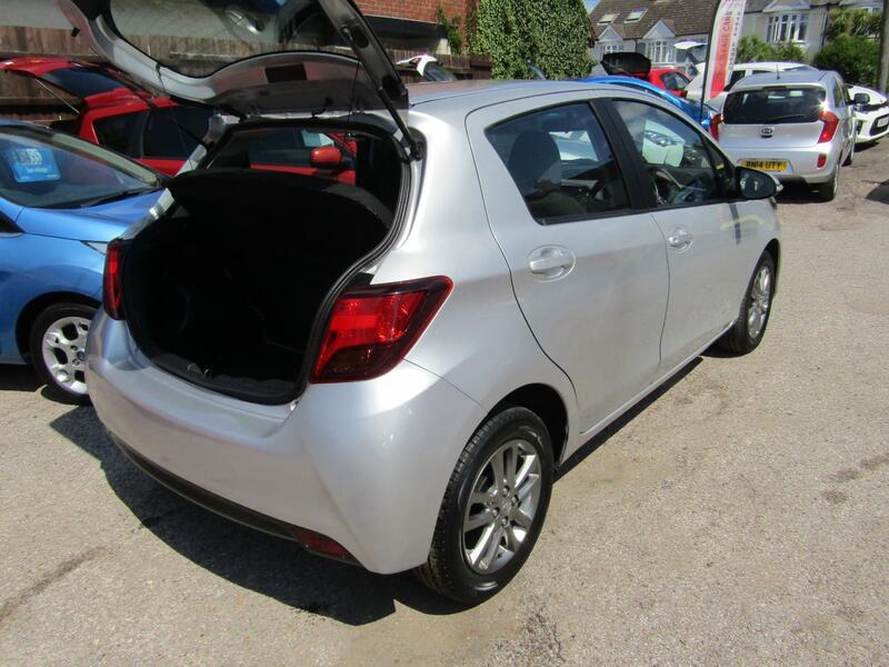 TOYOTA YARIS