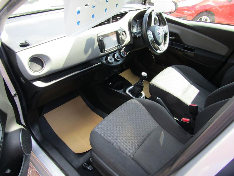 TOYOTA YARIS