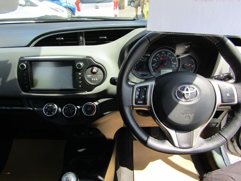 TOYOTA YARIS