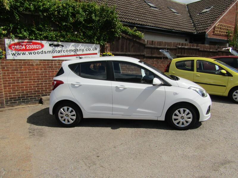 View HYUNDAI I10 1.0 SE  2 Former Keepers   Only 62,000 miles, Full Service History, 9 Service Stamps,Only £20 Tax