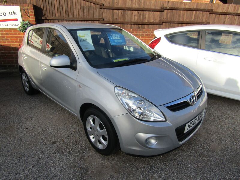 View HYUNDAI I20 COMFORT  AUTOMATIC   Only 31,000 miles,  2 Lady Owners Previously, Service History, 6 Stamps