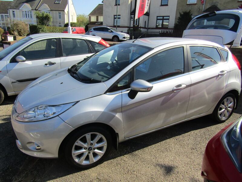 View FORD FIESTA ZETEC   Only 50,000 miles,  Service History,  2 Previous Keepers