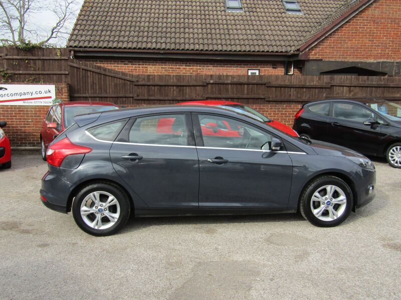 View FORD FOCUS ZETEC  Only 62,000 miles,  One Former Keeper,  6 Service Stamps
