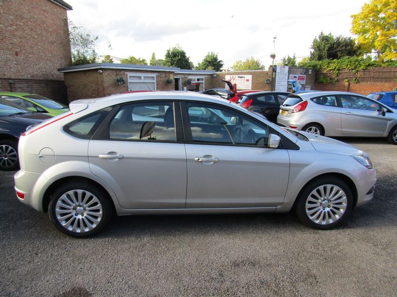 View FORD FOCUS TITANIUM  2 Former keepers, Only 71,000 miles,  FSH, 9 Stamps
