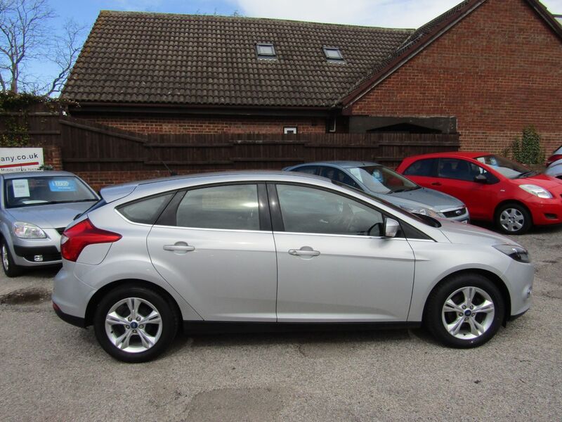 View FORD FOCUS ZETEC  Only 26,000 Miles,  One Former Keeper,