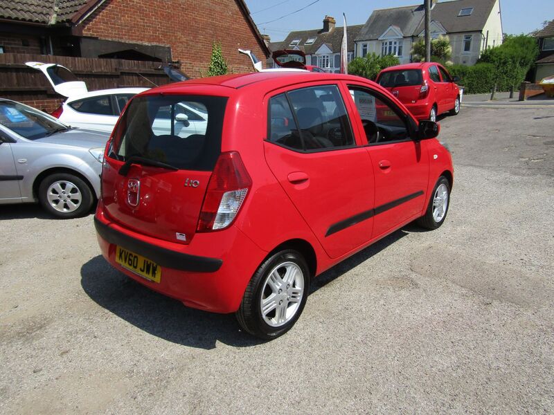 View HYUNDAI I10 COMFORT   Only 40,000 miles   ONE LADY OWNER FROM NEW,  Full Service History,  13 Service Stamps