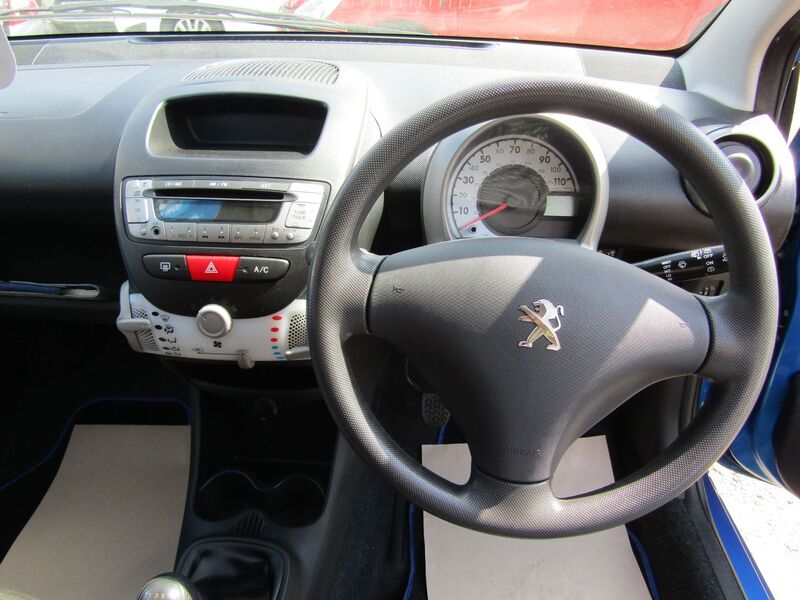 PEUGEOT 107