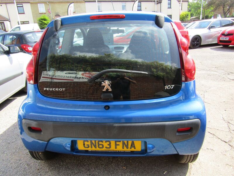 PEUGEOT 107