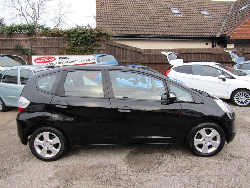 View HONDA JAZZ I-VTEC ES 1.4  One Former Keeper,  Only 49,000 miles,