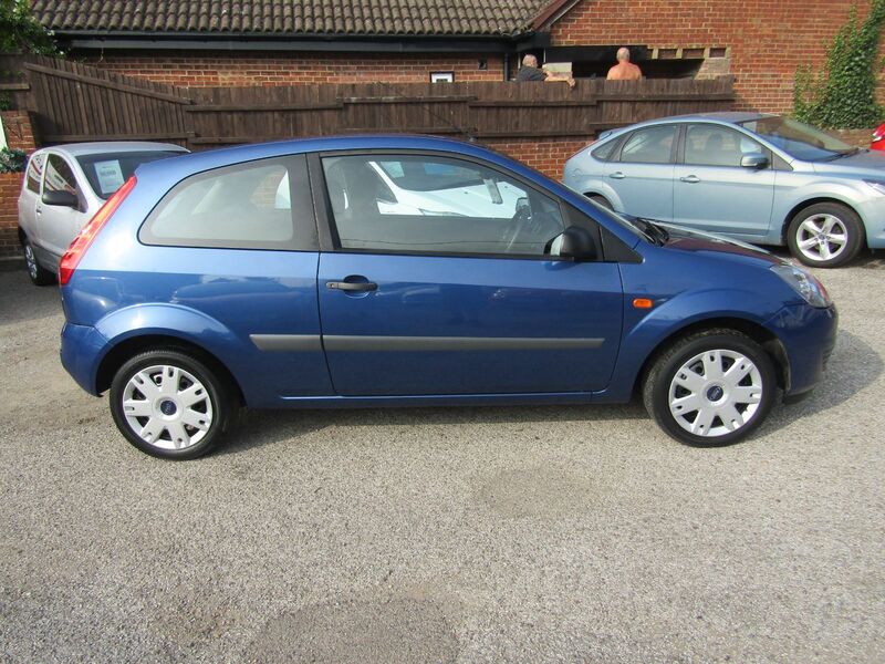 View FORD FIESTA STYLE CLIMATE 16V   ONE LADY OWNER FROM NEW,   Only 35,000 miles,  Service History.